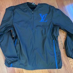 Windbreaker and water repellent jacket